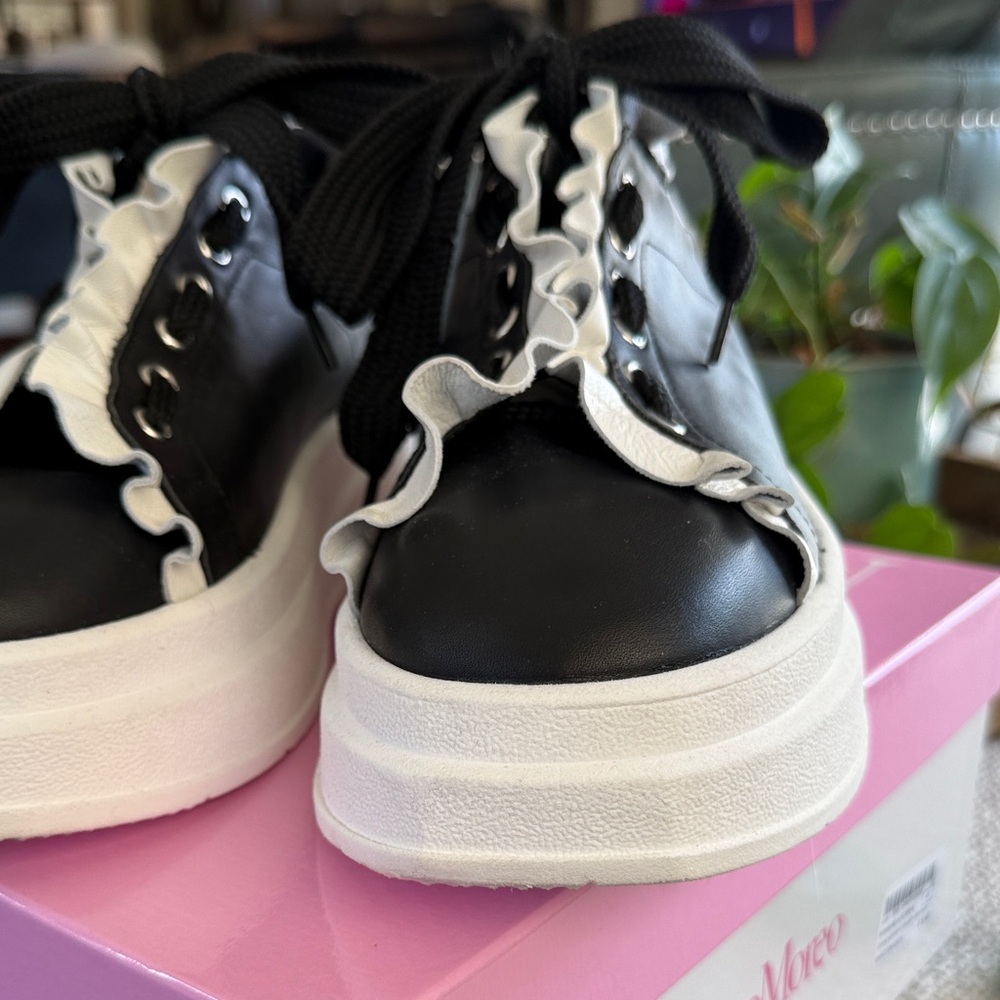 Black and White Women's Sneakers
